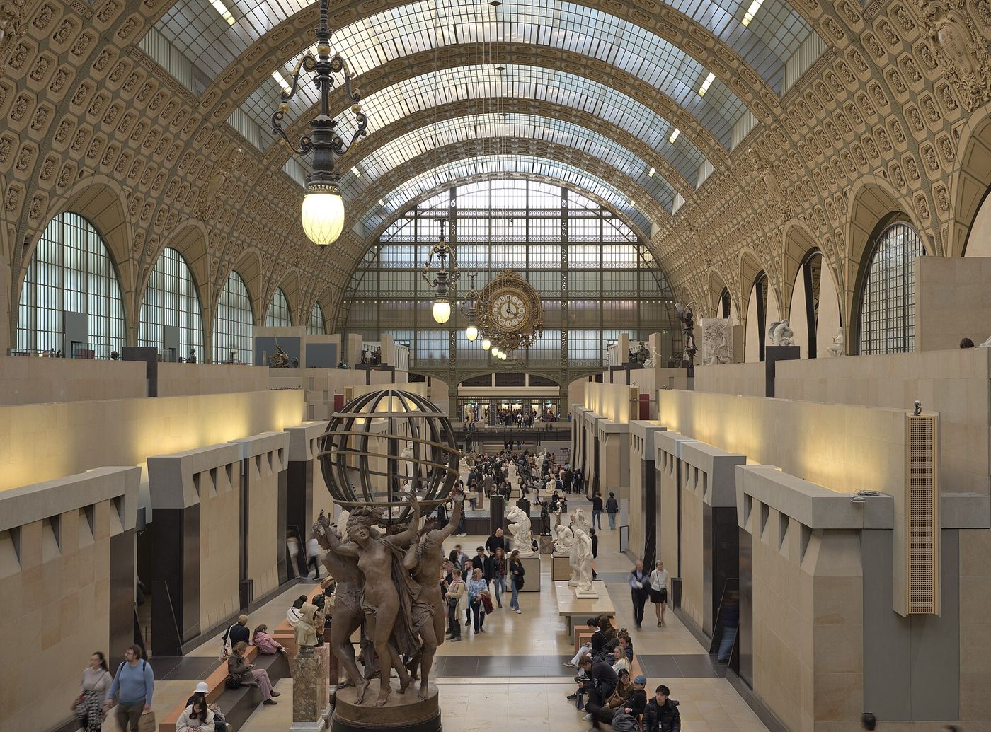 オルセー美術館の中央の大きなホール